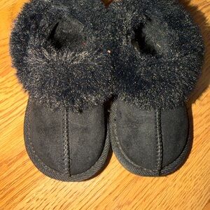 Cozy Black Kids Fur-Lined Booties